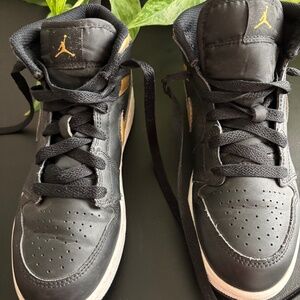 Youth Nike Air Jordan Basketball Shoes